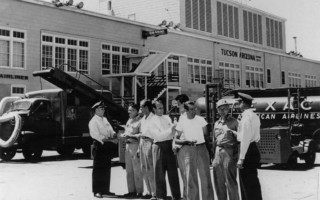 Tucson_Airport_terminal_1948-1963